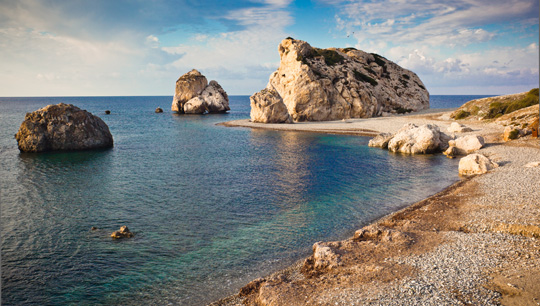 Petra tou Romiou oder ‚Aphroditefelsen‘, östlich von Paphos © Gabriel Robek / Shutterstock