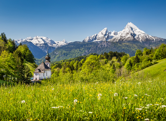 Eine Berglandschaft in den Bayerischen Alpen © canadastock / Shutterstock