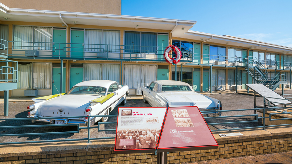 Das National Civil Rights Museum in Atlanta ist um das ehemalige Lorraine Motel erbaut, in dem Martin Luther King Jr ermordet wurde © f11photo / Shutterstock