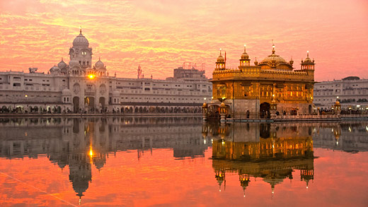 Golden Temple in Amritsar, Punjab, India - (Foto: ©MasterLu/Getty Royalty Free)