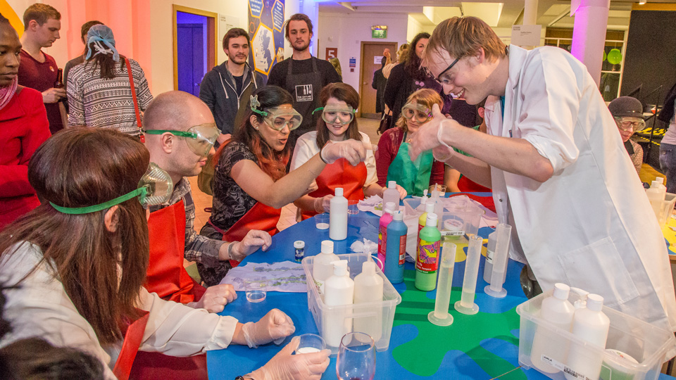 Wissen macht Spaß auf Edinburghs Science Festival - (Foto: ©Ali Wight/Edinburgh International Science-Festival)
