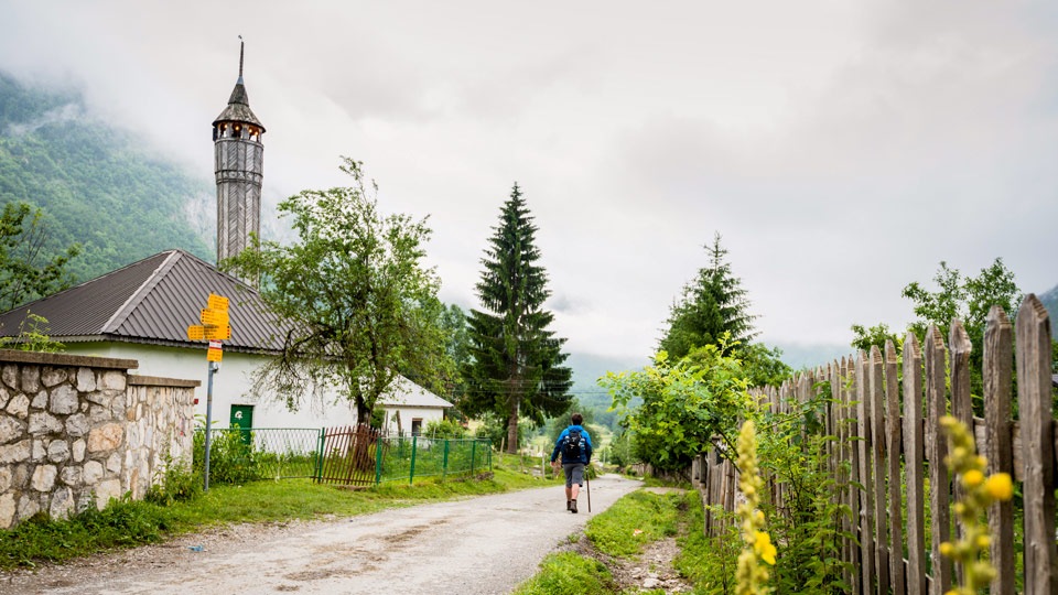 Aufbruch vom Dorf Vusanje in Montenegro, vier Meilen von der Grenze zu Albanien entfernt - (Foto: © Justin Foulkes / Lonely Planet)
