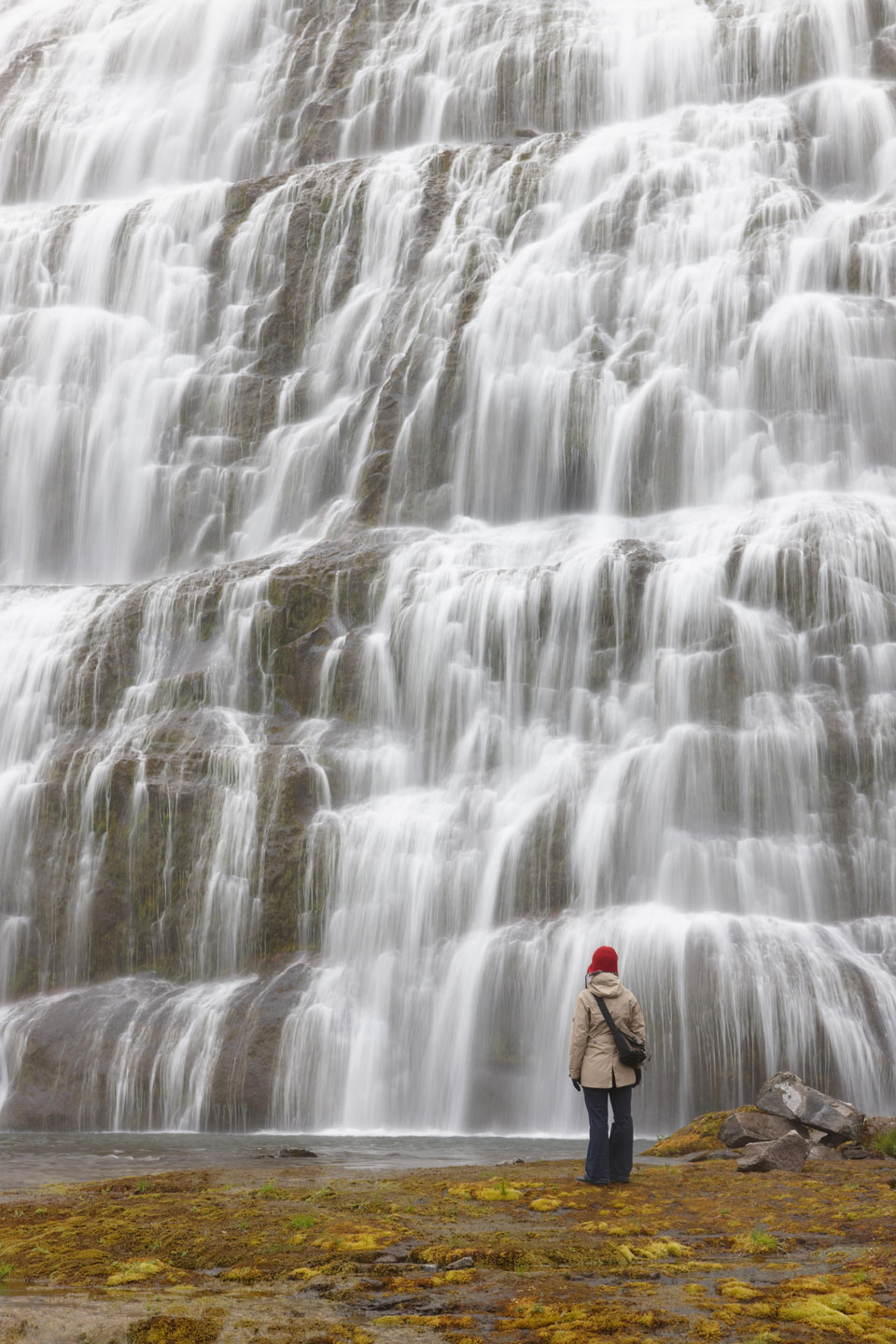 Beeindruckender Wasserfall: Dynjandi in den Westfjorden - (Foto: ©Jules_Kitano / Shutterstock)