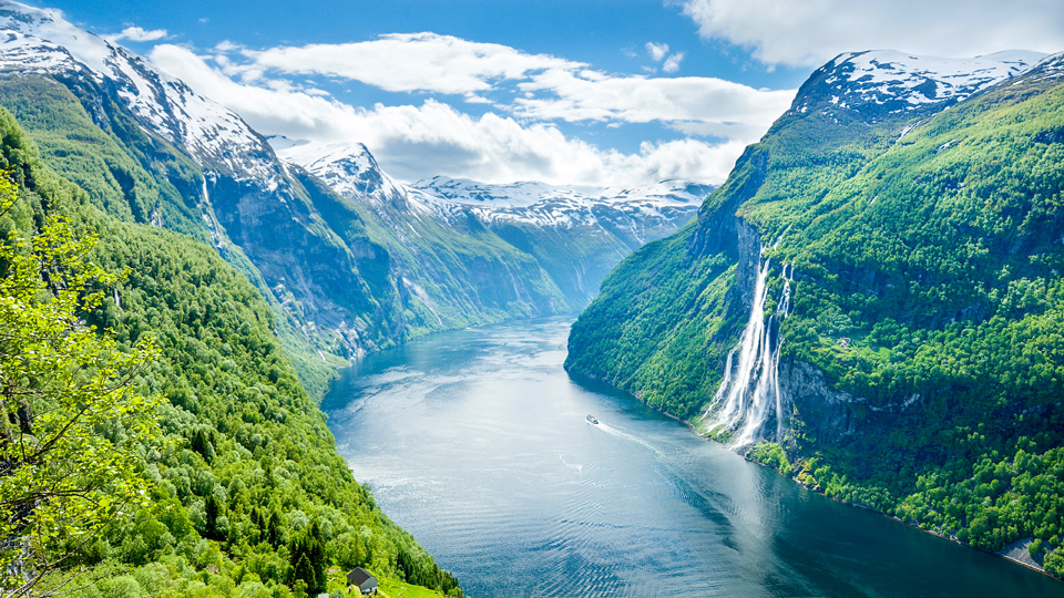 Faszinierendste Schiffspassage der Welt: Geirangerfjord - (Foto: ©Justin Foulkes/Lonely Planet)