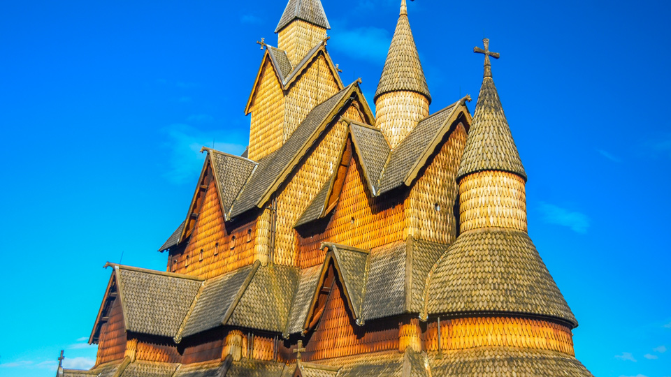 Die faszinierende Stabkirche in Heddal - (Foto: ©kovop58/Shutterstock)