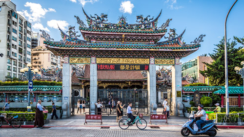 Longshan-Tempel in Taipeh - (Foto: ©LMspencer/Shutterstock Royalty Free)