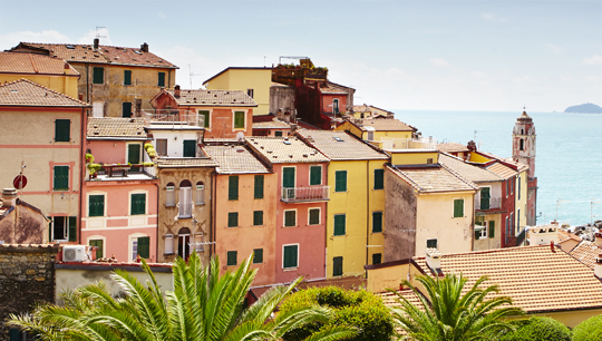 In Tellaro, am Golf von La Spezia, treibt man es ziemlich bunt – zumindest was die Hausfarben betrifft. © Matt Munro