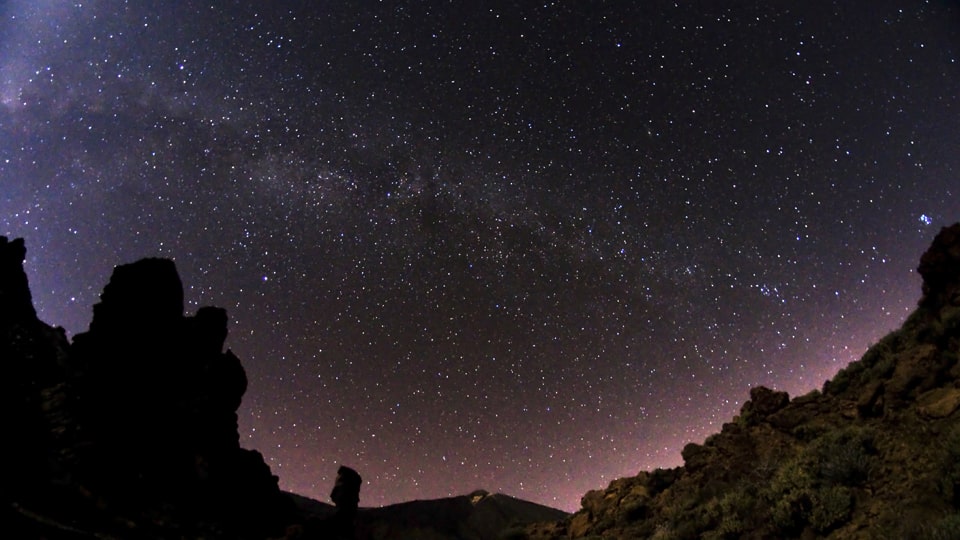 Beeindruckender Sternenhimmel im Nationalpark El Teide auf Teneriffa © Turespaña