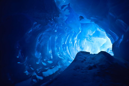 Höhle im Eis