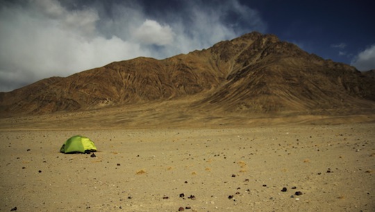 Mega-Zeltplatz im Pamir-Gebirge © Gwen Weisser und Patrick Allgaier