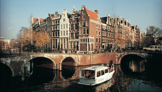 Die Stadt-Land-Meer-Tour führt auch durch Amsterdam © PR