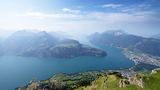 Ein Traum in Blau: Der Vierwaldstättersee © Pete Seaward