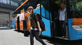 Fernbusse rollen durchs Land © PR