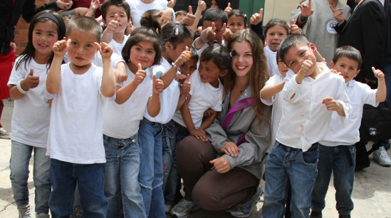 Schüler mit Laetitia © Laetitia Heinle