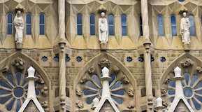 Sagrada Familia © SuperStock