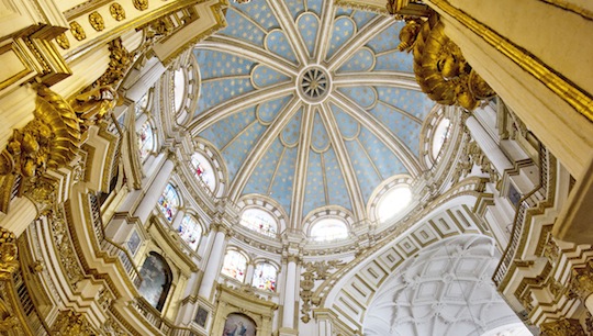 Die prächtige Renaissance-Kuppel der Kathedrale Santa Maria © Pete Seaward