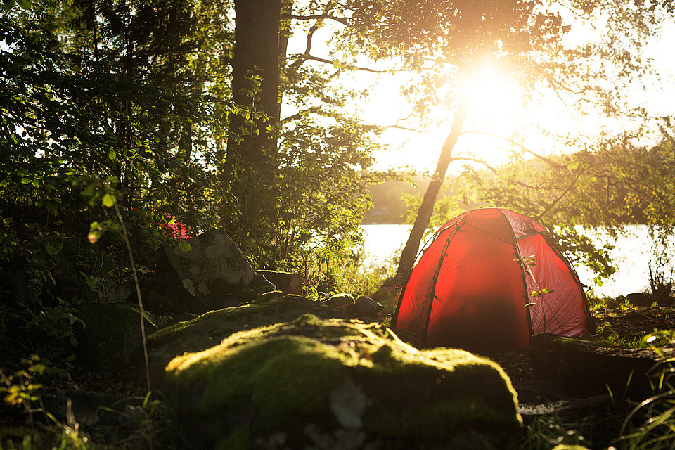 In Schweden kann man an einzigartigen Orten wild campen. Foto: Visit Skåne