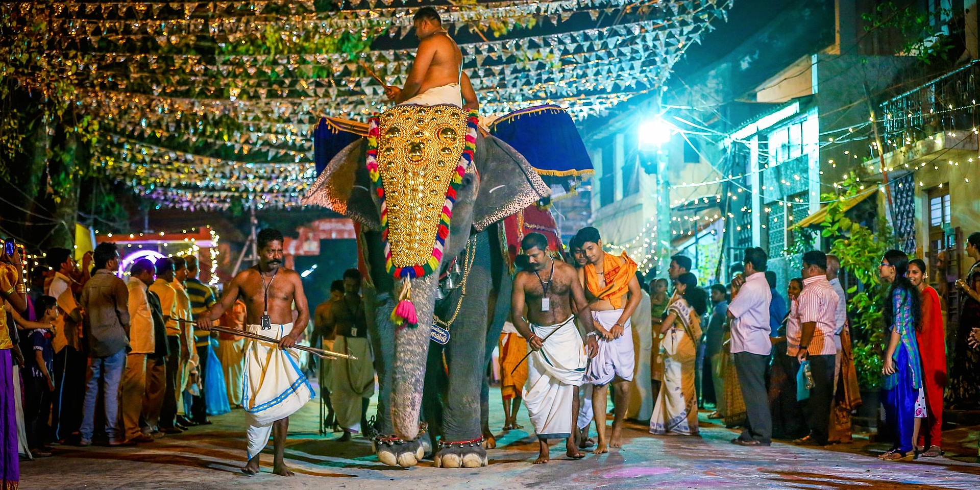 Feierlichkeiten in der Nähe des hinduistischen Padmanabhaswamy-Tempels in Thiruvananthapuram, Kerala. © Incredible India