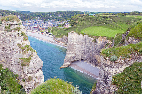 Die Küste der Normandie hat viele familienfreundliche Haltepunkte. © JaySi / Shutterstock