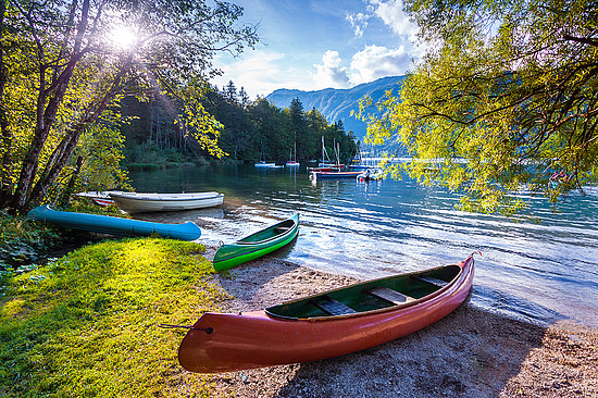 Der Bohinj See ist das Gegenstück zum besser bekannten Bleder See. © Andrew Mayovskyy / Shutterstock