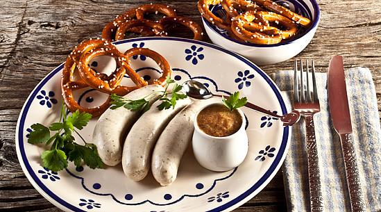 Bayerische Spezialität: Weißwurst © maxg71, iStock.com