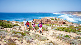 Wandern am Strand © Wikinger Reisen