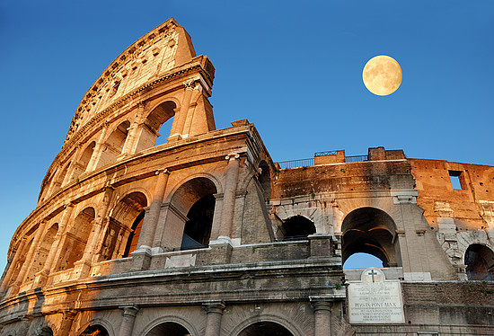 Das Kolosseum in Rom © Nikonaft / Shutterstock