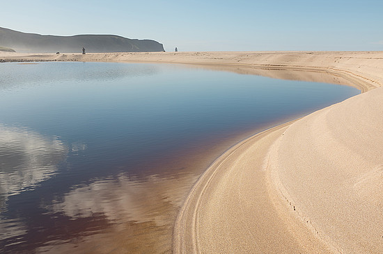 Noch dramatischer als Schottlands abgelegener Sandwood Bay kann ein Strand nicht sein. © richsouthwales / Shutterstock