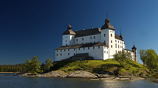 Schloss Läckö am größten See Schwedens © Jonas Ingman