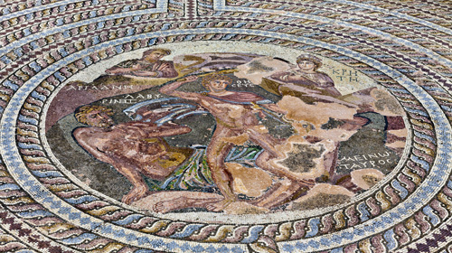 Antike Mosaiken im Archäologischen Park Paphos © Debu55y / Shutterstock