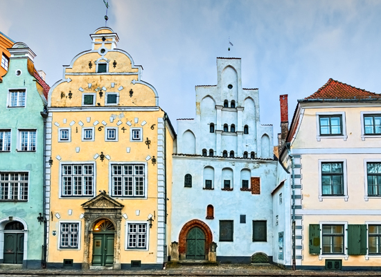Mittelalterliche Gebäude in Riga © Sergei25 / Shutterstock