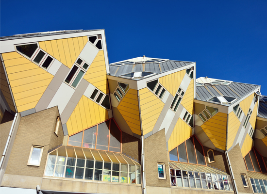 Würfelhäuser des Architekten Piet Blom in Rotterdam. © Hit1912 / Shutterstock
