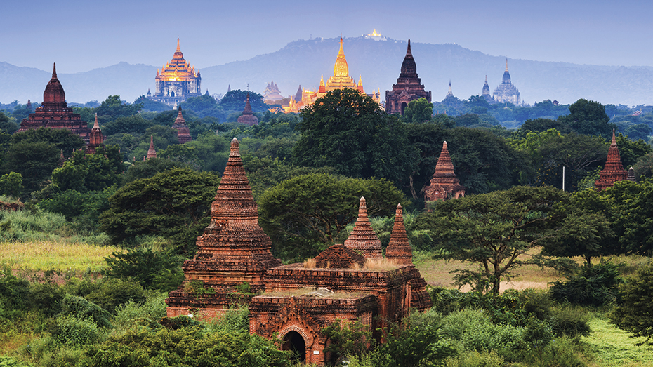 In Bagan, dem Angkor Wat von Myanmar, stehen mehr als 2500 buddhistische Monumente (oder ihre Runinen), erbaut vom 11. bis 13. Jahrhundert. 