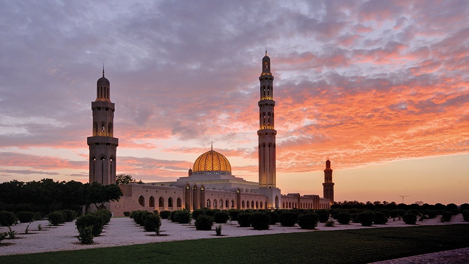 Die Große Sultan-Qabus-Moschee in Muscat: Das Gotteshaus trägt den Namen des omanischen Herrschers, der es beauftragt hatte.