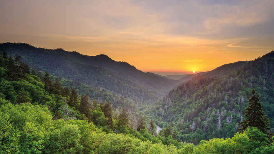 Sonnenuntergang am Newfound Gap in den Great Smoky Mountains © SeanPavonePhoto / Getty Images