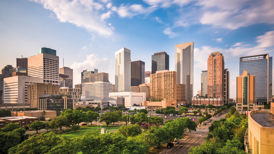 Die Skyline von Houston an einem sonnigen Tag © SeanPavonePhoto / Getty Images