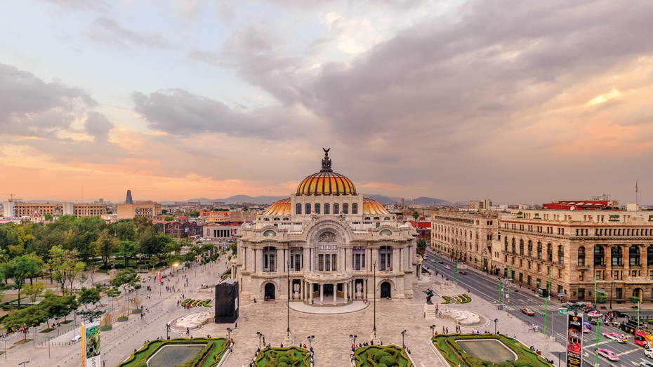 Der Palacio de Bellas Artes in Mexico City liegt direkt am Alameda Central Park © Maria Swärd