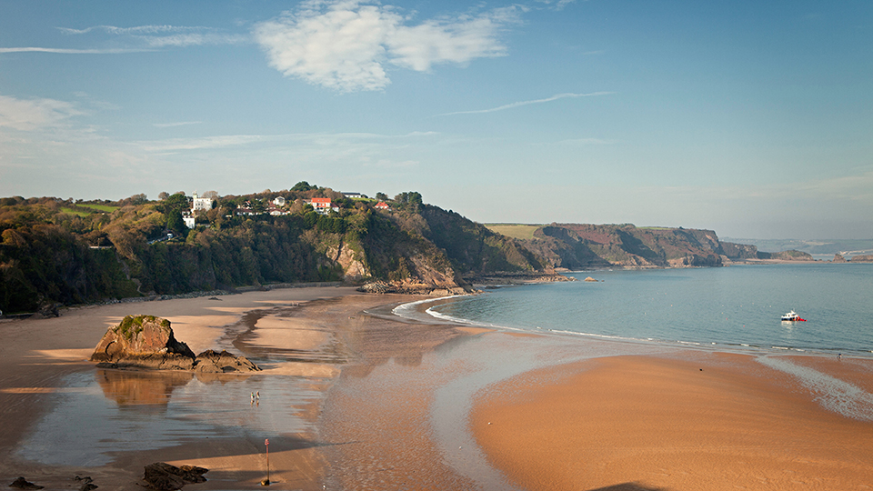 North Beach, Tenby, Pembrokeshire / Crown Copyright (2018) Visit Wales