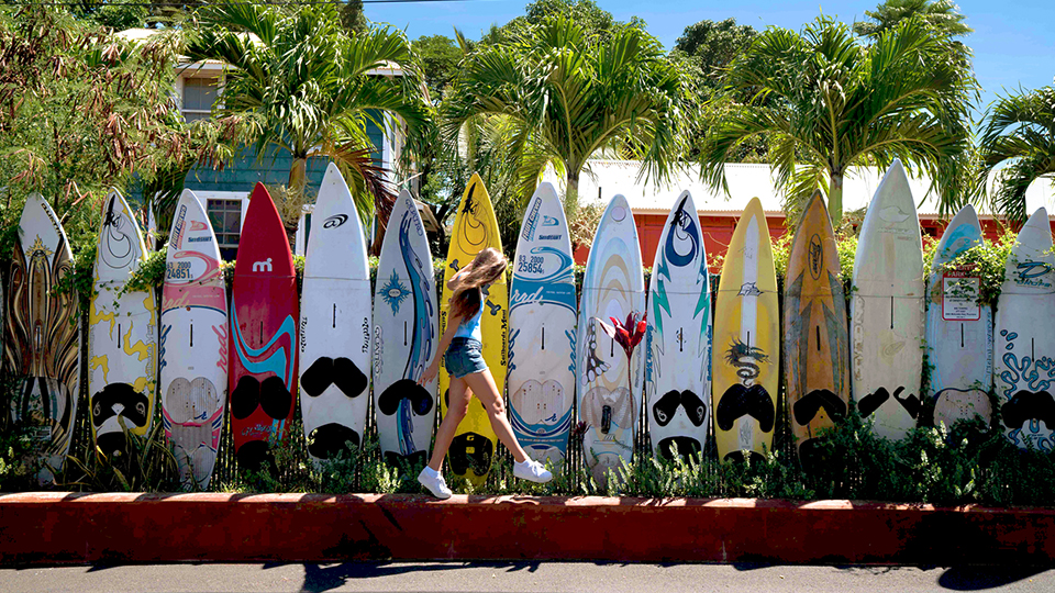 Surfbretter auf Maui © Hawaii Tourism Authority (HTA) / Blake Bronstad