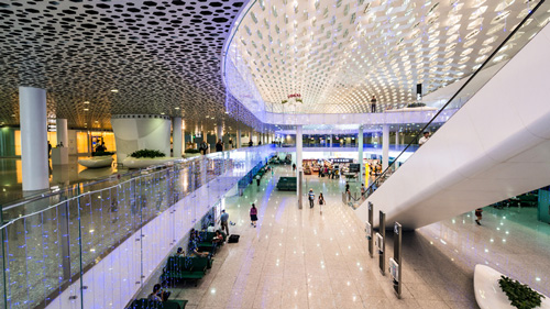 Shenzhen Bao'an Airport innen- (Foto: ©naruedom/iStock.com)