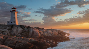 Peggy's Cove Leuchtturm bei Sonnenuntergang, Nova Scotia - (Foto: ©Jay Yuan/Shutterstock Royalty Free)