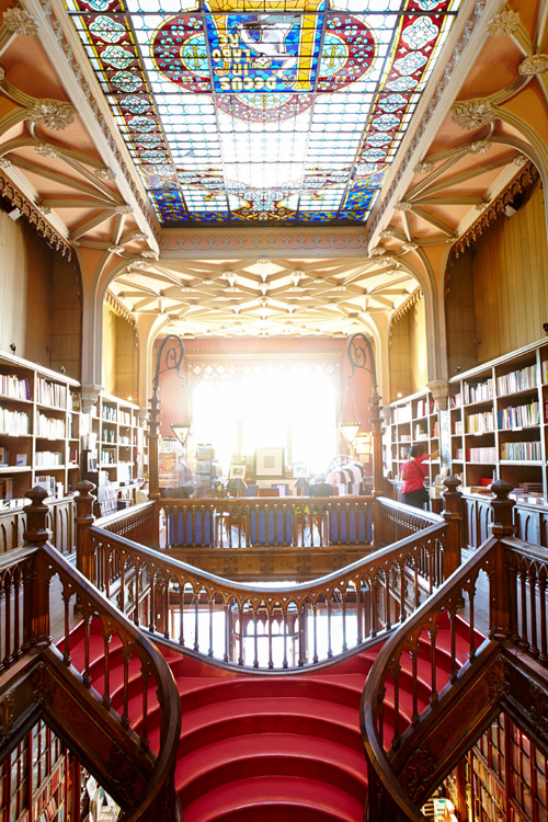 In der Livraria Lello - (Foto: ©Matt Munro/LP TRAVELLER MAGAZINE COLLECTION)