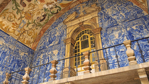 Das wunderschön verzierte Stadttor - (Foto: ©LianeM/Shutterstock Royalty Free)