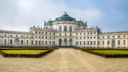 Schloss Stupinigi, ein Teil des UNESCO-Welterbes in Turin - (Foto: ©LucaLorenzelli/istock.com)