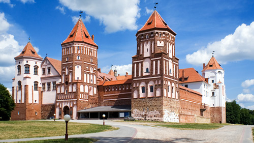 Schloss Mir in Weißrussland - (Foto: ©TimArbaev/istock.com)