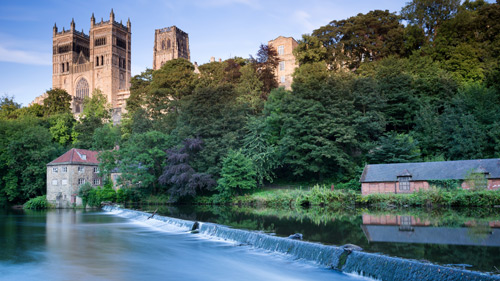 Die Kathedrale von Durham am Fluss Wear - (foto: ©stocker1970/Shutterstock Royalty Free)
