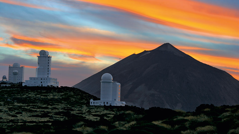 Nicht immer ist der Himmel über dem Observatorio del Teide klar - (Foto: ©DuMont Bildarchiv, Martin Sasse)