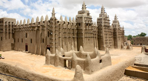 Die große Moschee von Djenné - (Foto: ©Africanway/istock.com)