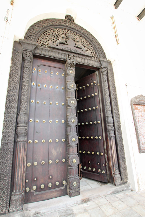 Antike Tür, Haus der Wunder oder Beit Al-Ajaib - (Foto: ©Africanway/istock.com) 