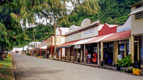 Strandpromenade von Levuka - (Foto: By Merbabu (Merbabu) (Own work) [GFDL (http://www.gnu.org/copyleft/fdl.html), CC-BY-SA-3.0 (http://creativecommons.org/licenses/by-sa/3.0/) or CC BY-SA 2.5-2.0-1.0 (http://creativecommons.org/licenses/by-sa/2.5-2.0-1.0)], via Wikimedia Commons) 